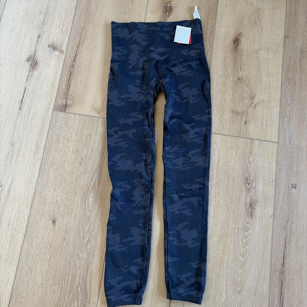 Spanx Ecocare Seamless Leggings Womens Medium Gray Camouflage‎ Pull On Stretch